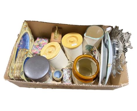 Set of six Art Deco-style Royal Winton side plates and a serving plate, a Spode 'Summer Palace' plate, a London Clock Company