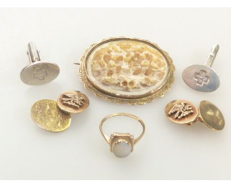 9ct gold mounted brooch, pair of 9ct gold cuff links, 9ct gold opal ring, etc