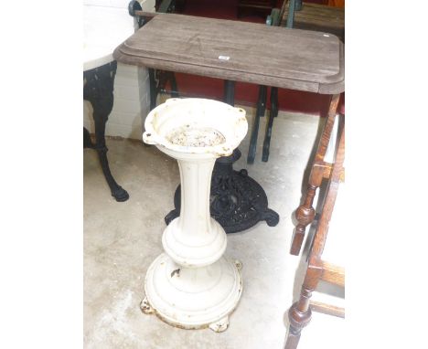 Cast iron Shakespeare base patio table and vase shaped cast iron pedestal (2)