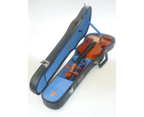 Stentor student violin and bow, cased