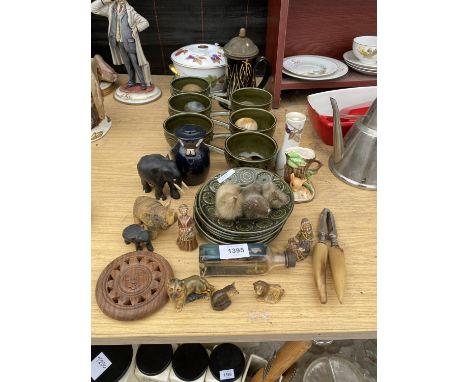 AN ASSORTMENT OF CERAMIC ITEMS TO INCLUDE A ROYAL WORCESTER TUREEN, TAMS WARE CUPS AND SAUCERS ETC 