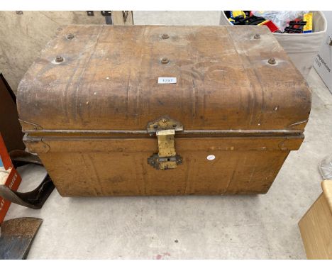 A VINTAGE METAL STORAGE TRUNK 