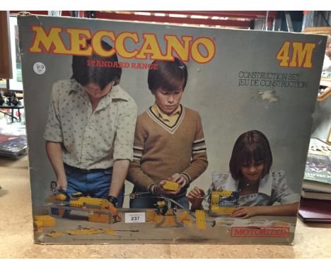 A VINTAGE BOXED MECCANO SET WITH INSTRUCTIONS - COMPLETE 