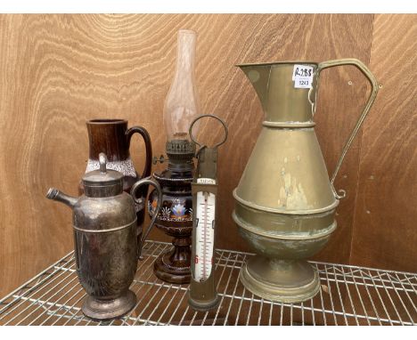 AN ASSORTMENT OF ITEMS TO INCLUDE A LARGE BRASS JUG, A GLASS OIL LAMP AND A SILVER PLATED JUG ETC 