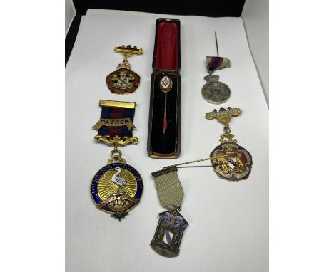 FIVE VARIOUS MASONIC MEDALS AND A BOXED STICK PIN TO INCLUDE A MARKED SILVER AND A DUKE OF CONNAUGHT 