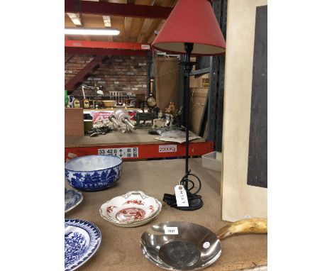 A COPPER BASED PAN WITH A HORN HANDLE TOGETHER WITH A COALPORT BON BON TWIN HANDLED BOWL "INDIAN TREE CORAL" AND A FURTHER FL