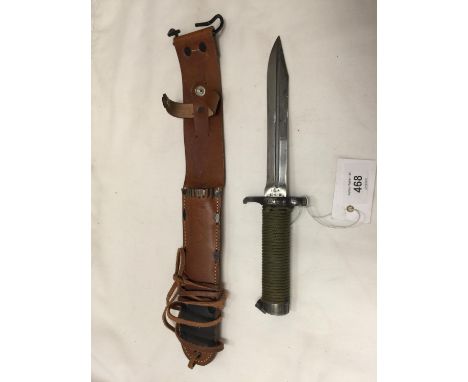 A VINTAGE SCOTTISH BASKET HILTED BROAD SWORD, 78CM BLADE 