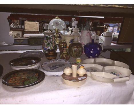 A QUANTITY OF CERAMICS TO INCLUDE CABINET PLATES, POOLE POTTERY SERVING DISH, TEAPOTS, JUGS, VASES, ETC 