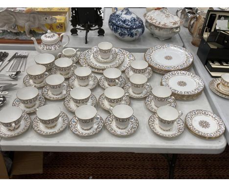 A COLLECTION OF ROYAL GRAFTON CHINA TEAWARE TO INCLUDE TEAPOT, SUGAR BOWL, CUPS, SAUCERS, PLATES, ETC - APPROX 57 PIECES 