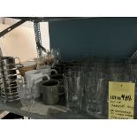 LOT: Items variés sur tablette, tel: (22) Verres à Eau, (38) Poivrières & Selières, etc.