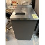 Unité pour Rebus, Dessus en Acier Inox., 1-Porte, 20'' x 30''