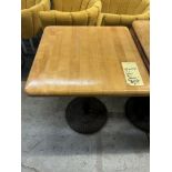 (11) Tables en Bois HAUSER, avec bases de Métal, QUANTITÉ X PRIX MISÉ