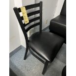 (30) Chaises Bistro Noires, Cuir/Métal - QUANTITÉ X PRIX MISÉ