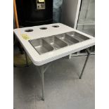 Table Pliante avec Bacs pour Service, 33'' x 33''