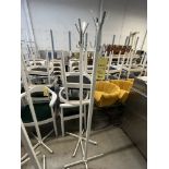 LOT: (2) Paterres metal