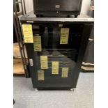 Cabinet OMNIMOUNT DESIGN pour Unités Électroniques