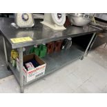 Table de Travail 72'' x 30'' en Acier Inox.