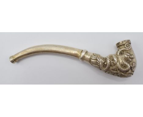 Chinese white metal pipe with dragon decoration and character marks to base, length 10cm, weight 39g
