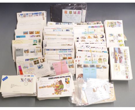 A large quantity of loose Great Britain first day covers