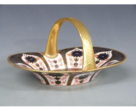 Royal Crown Derby Imari 1128 pattern basket with gilded handle, W28 x D20.5 x H15cm&nbsp;