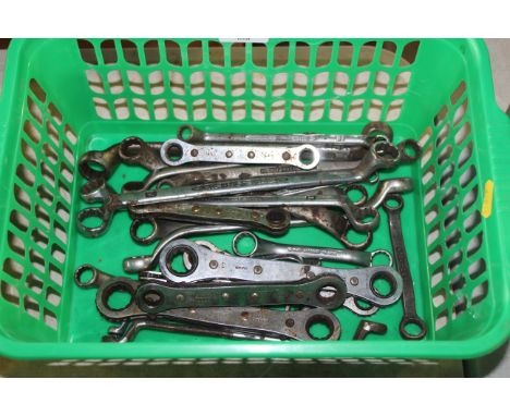 A quantity of Kamasa-Tools ratchet spanners and various ring spanners