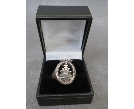 A WW2 GERMAN KRIEGSMARINE WHITE METAL RING, marked 800