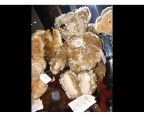 A collectable Steiff Teddy Bear - copying the classic 1920's - with growler 