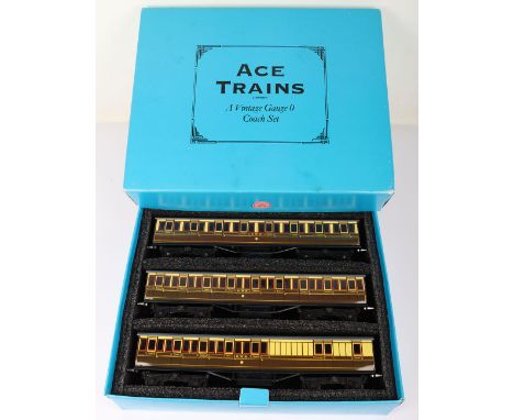 ACE Trains 0 gauge GWR C/1 three coach set, 1st class coach, 3rd class coach and 3rd/brake,  chocolate and cream livery, exce