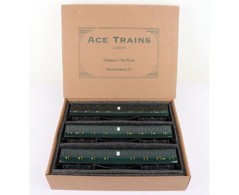 ACE Trains 0 gauge SNCF C/1 three coach set, three 1st/2nd class coaches, dark green livery, excellent condition, boxed with 