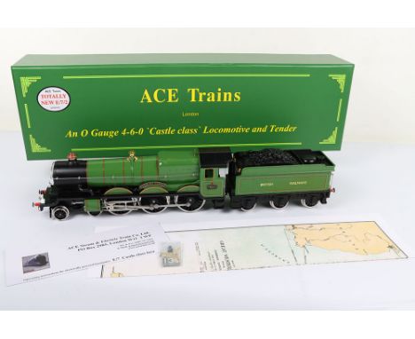ACE Trains E/7/2 0 gauge 4-6-0 Castle class ‘Banbury Castle’ locomotive and tender, locomotive No.7011 and tender in BR apple