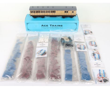 ACE Trains 0 gauge LNER coach and accessories, C/1 LNER 3rd/brake coach, teak livery, excellent condition, boxed with inner p