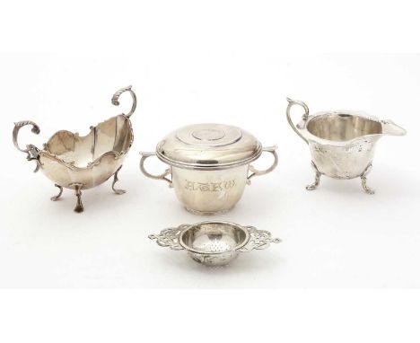 Miscellaneous small silver to include: A late Victorian silver cup and cover, to commemorate Queen Victoria’s Diamond Jubilee