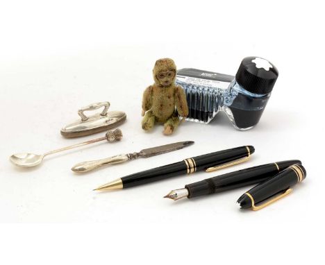 A small miscellaneous lot: a Montblanc Meisterstück gold-plated fountain pen and propelling pencil together with a bottle of 