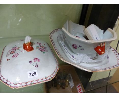 A LATE 18th/EARLY 19th C. CHINESE SOUP TUREEN (BROKEN), COVER AND STAND PAINTED WITH SPRYS OF FLOWERS WITHIN IRON RED C-SCROL