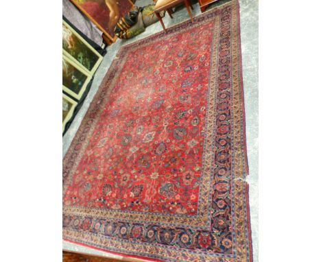 AN ANTIQUE PERSIAN TABRIZ CARPET 355 x 234 cm