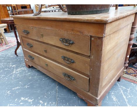 A CONTINENTAL WALNUT THREE DRAWER COMMODE CHEST. H 78 X W 131 X D 62cms. 