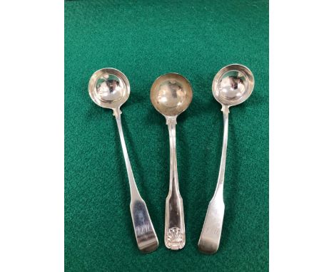 A PAIR OF SILVER FIDDLE PATTERN TODDY LADLES BY WILLIAM HANNAY, EDINBURGH 1811 TOGETHER WITH A GEORGIAN EDINBURGH FIDDLE, THR