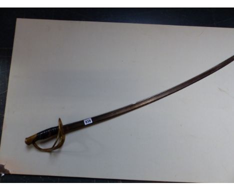 AN AMERICAN CIVIL WAR LIGHT CAVALRY SWORD STAMPED BELOW THE BRASS GUARD 1865 AND J F.   106cms.