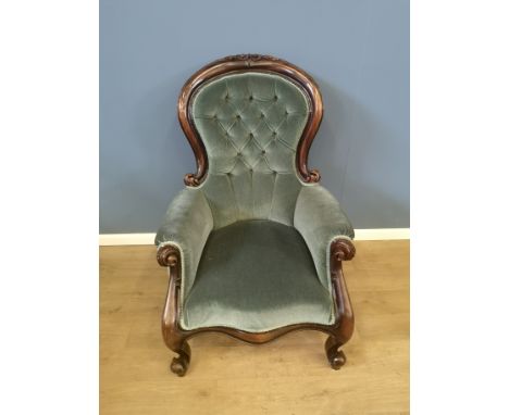 Mahogany framed button back bedroom chair upholstered in green velvet, 72 x 80 x 106cms. Estimate £40-60.