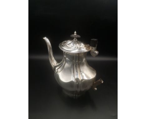 Silver coffee pot (missing handle), 570gms, Sheffield 1902. Estimate: £230-250