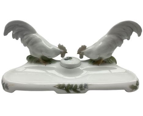 Royal Copenhagen inkwell with cockerels, decorated with painted ivy No. 524, designed by Christian Thomsen 