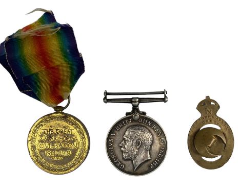 Pair of World War I War and Victory medals to 1.A M.  F T Coon RAF 233019 and an 'On War Service 1915' badge by J R Gaunt 
