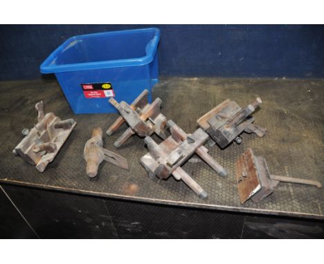 A TRAY CONTAINING VINTAGE PLOUGH PLANES including Routledge, James Thorneloe, F Hollick and Kaye, a dowel plane and a rebater