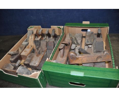 TWO TRAYS CONTAINING VINTAGE WOODEN PLANES including four at 17in long, one at 16in , one at 15in, one at 14in, five coffin p