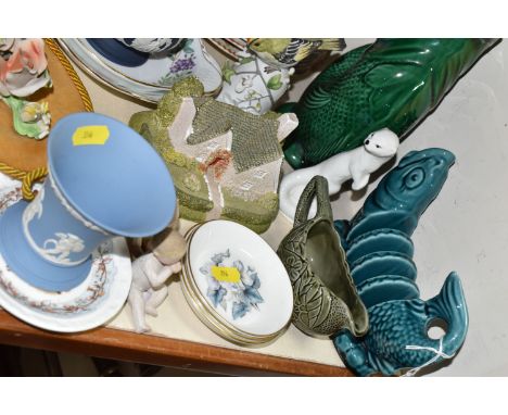 A GROUP OF DECORATIVE CERAMIC ITEMS ETC, to include Coalport 6071 pattern plates and a dish - one plate cracked two plates so
