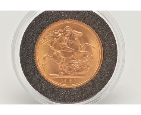 A QUEEN ELIZABETH II FULL GOLD BULLION SOVEREIGN COIN 1967, mintage 5,000,000, .916 fine, 7.98 gram, 22.05mm