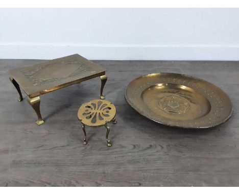 BRASS ARTS & CRAFTS TRIVET WITH CELTIC KNOT DESIGN, AND OTHER BRASSWARE including a charger with Yorkshire rose and a group o