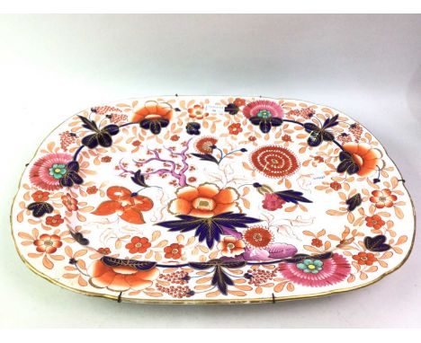 LARGE ENGLISH IMARI PORCELAIN ASHET, LATE 19TH / EARLY 20TH CENTURY along with further ceramics and glassware, to include a Q