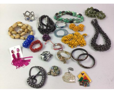 COLLECTION OF COSTUME JEWELLERY, including a silver miniature opium style flask on silver chain, beads, bangles, brooches, ri