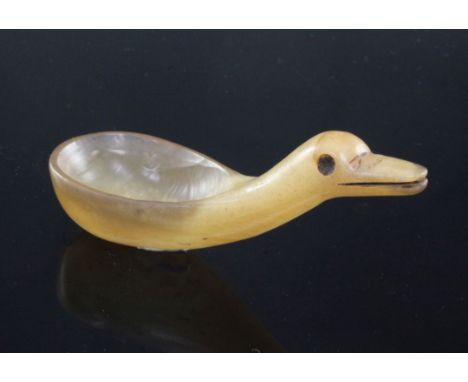 A Chinese chalcedony ladle, in Han dynasty style, with bird's head terminal, 10.3cm